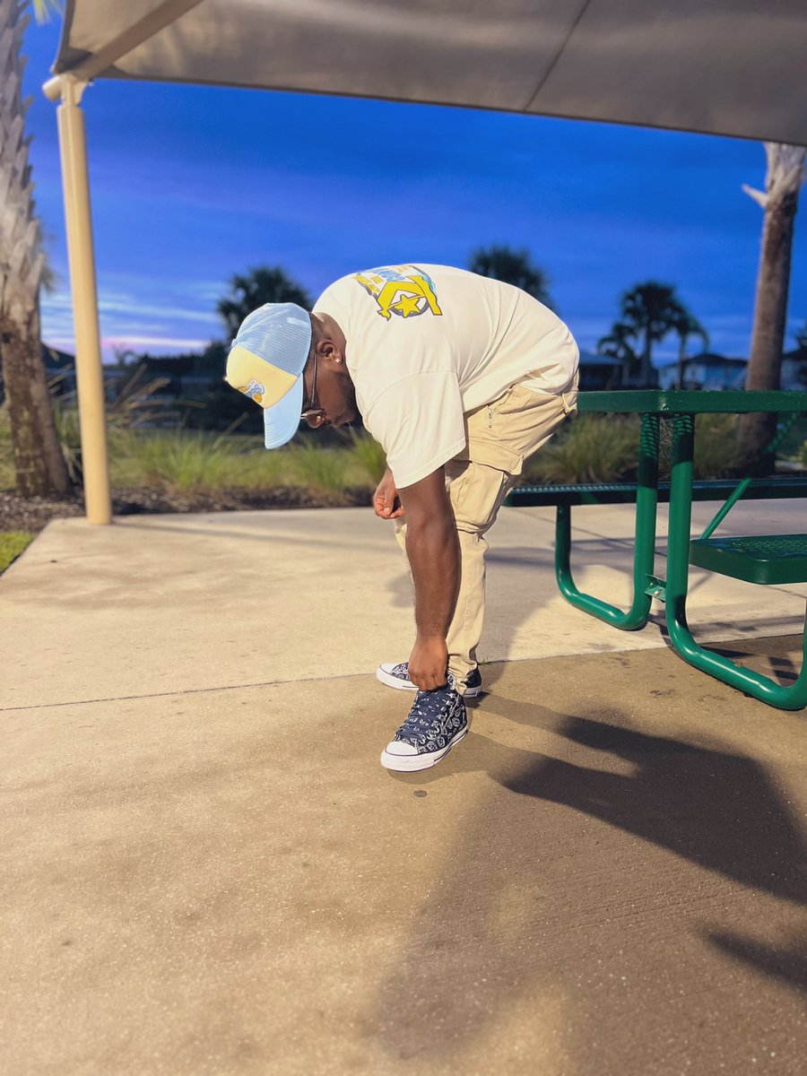 FAxZavier's tweet photo. Still catch a nigga in some Taylor’s every now and then. https://t.co/HbPfPCPzHB
