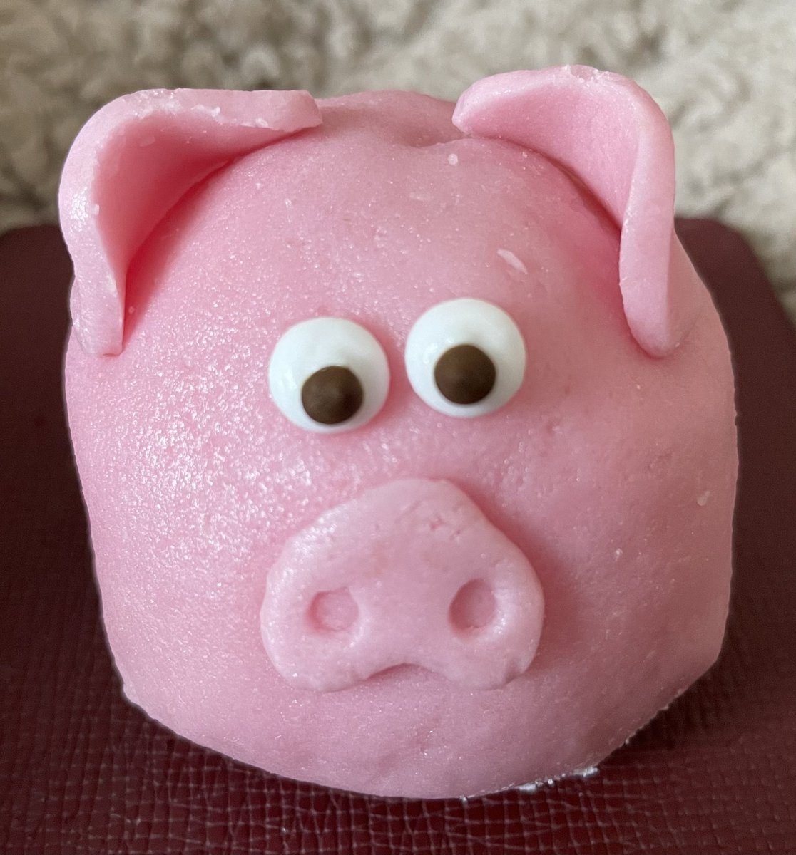 JenMedBkReviews's tweet photo. Would have been rude to leave Harrogate and @Bettys without rehoming this pig.
Heβs faced the ultimate in rehoming now too. Itβs what he would have wanted β¦ π¬π·π
#nomnom #fancypig #harrogate #crimefestivalswithcake #byepig https://t.co/Vya9Xgfgj5
