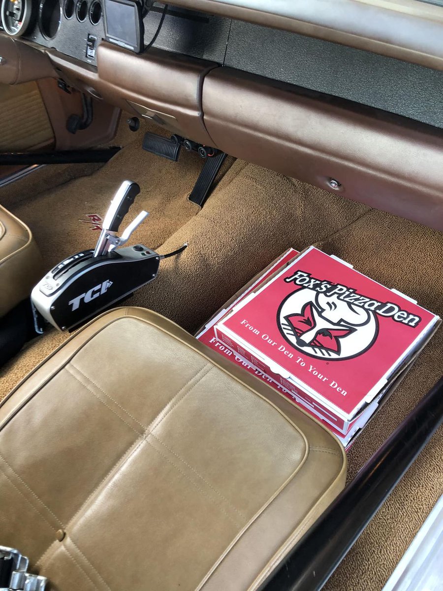 TCIAuto's tweet photo. When you carry precious cargo, you trust it to get there. Thats why you choose TCI 🍕
#tci #tcitechnology #tciautomotive
#transmission #racingtransmission #torqueconverter #fourspeed #4speed #sixspeed #6speed #shifter #flexplate #NHRA #racing #carparts #racingcarparts #gofast https://t.co/mI9RG3KJlh