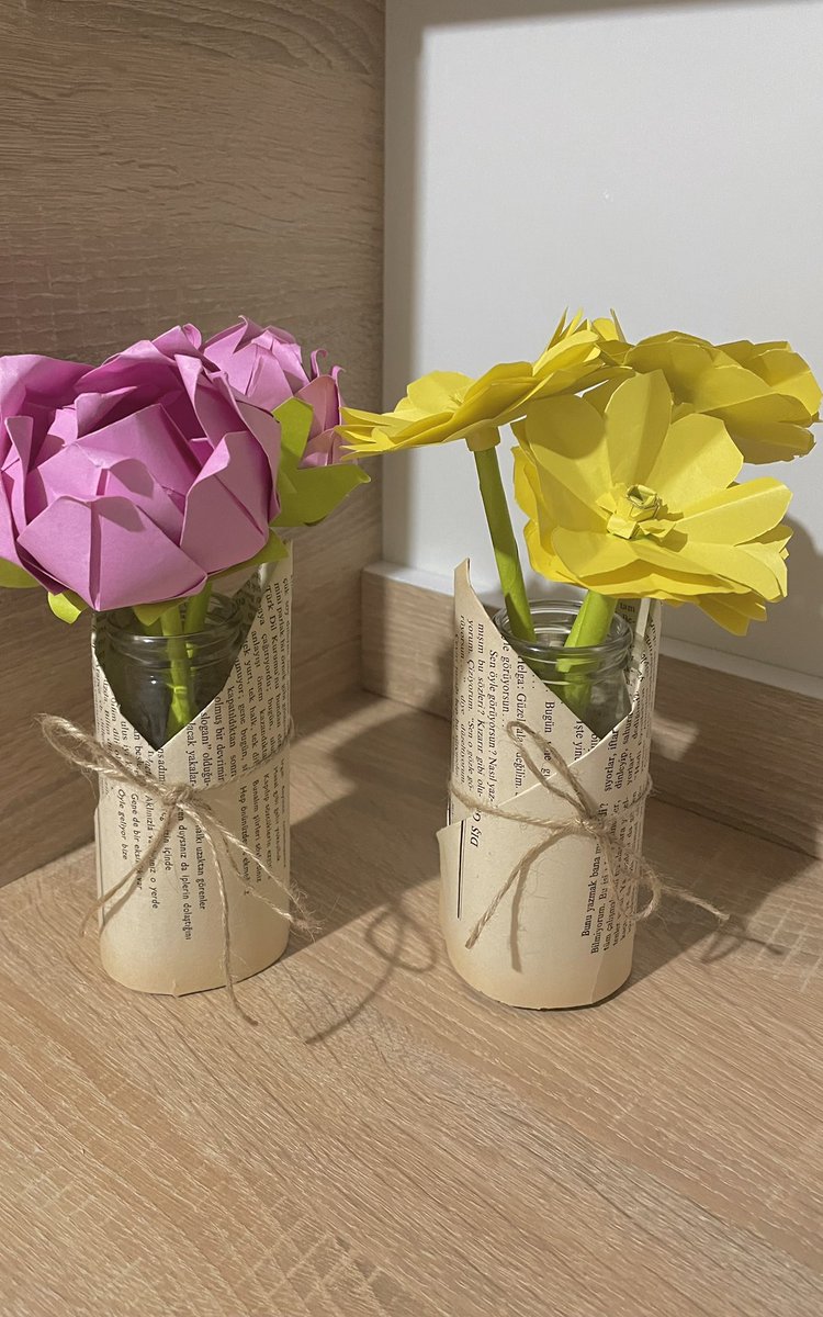 sircafanuss's tweet photo. Seven sevdiğine origami çiçek yapsın. Ben kendime yaptım https://t.co/GKgzWIz7TB