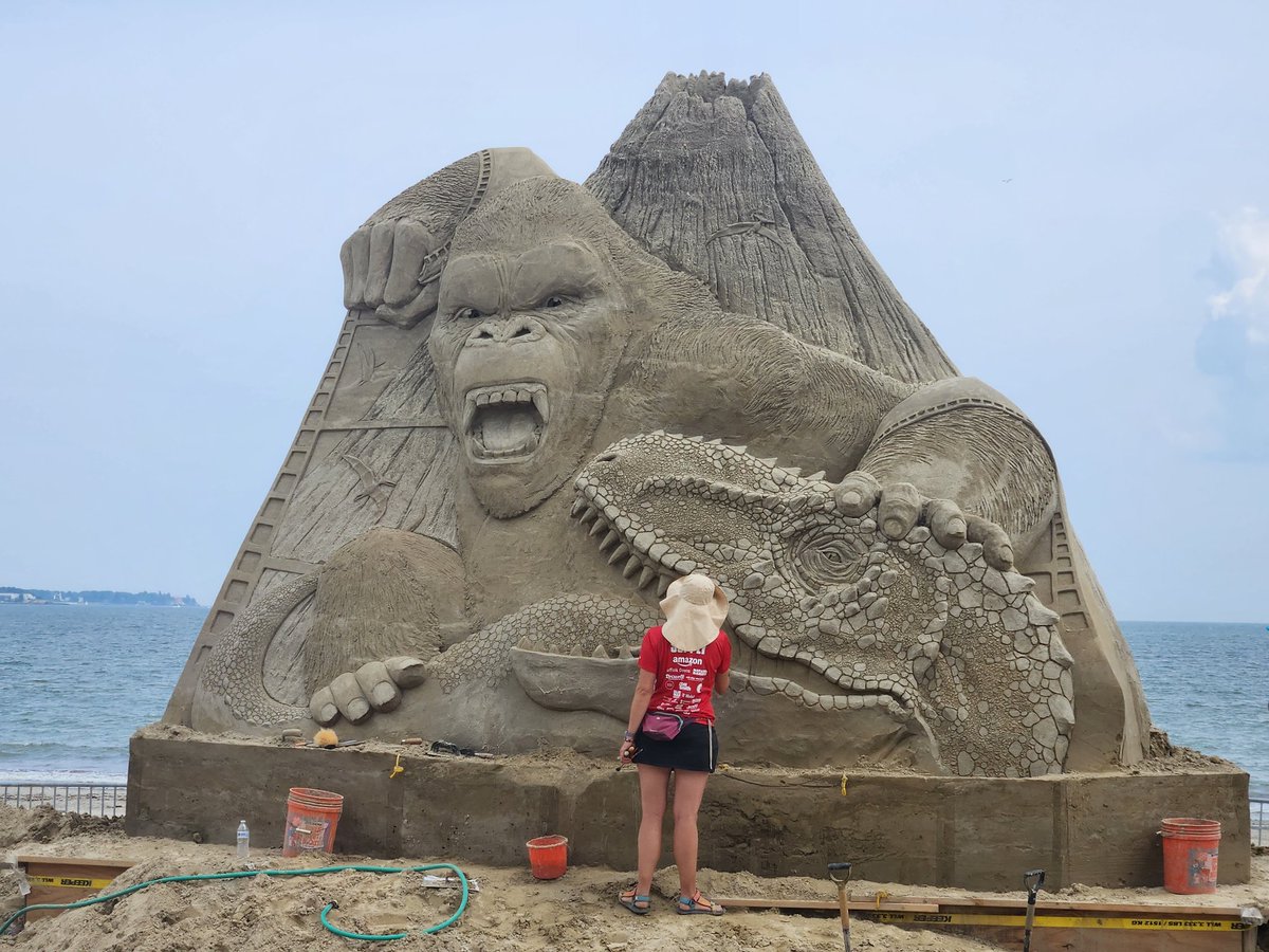 JosephLWard2's tweet photo. Celebrating 90 years of Kong down Revere Beach this weekend.  Checked out the early progress on the sculptures today.  Great day down the beach...bonus points for no shootings. https://t.co/YosgZSYSar