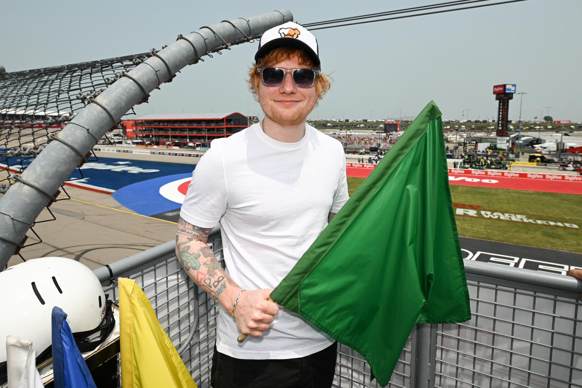 INDYCARatIowa's tweet photo. Ed Sheeran 🤝 Hy-Vee INDYCAR Race Weekend   #INDYCAR // @iowaspeedway https://t.co/nyHt2gILPK