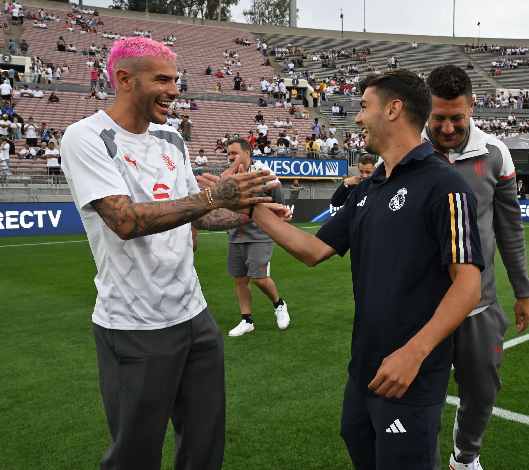Theo Hernandez on Twitter: "Amigos que te da el fútbol. Una alegría