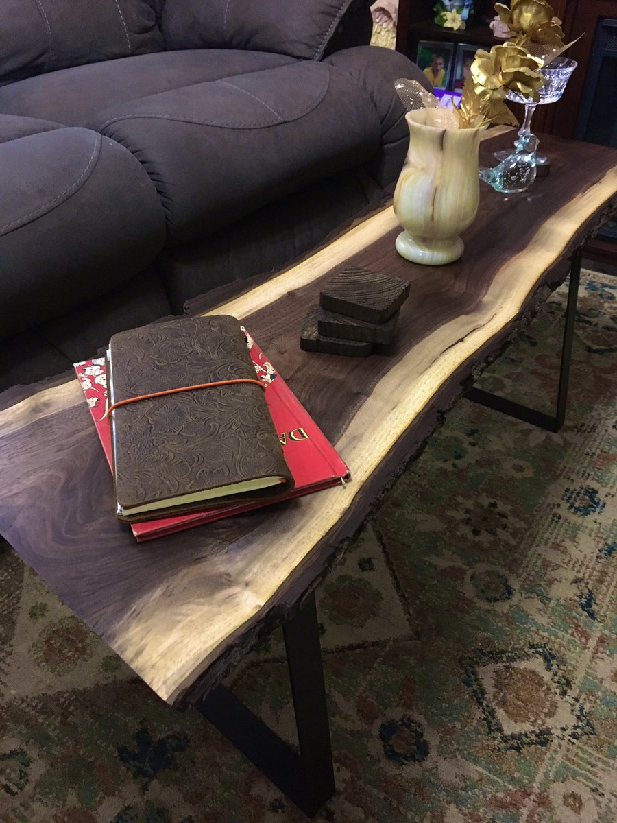 CodiakCreations's tweet image. Finished up this black walnut table! Here’s a few staging photos #newtable #blackwalnut