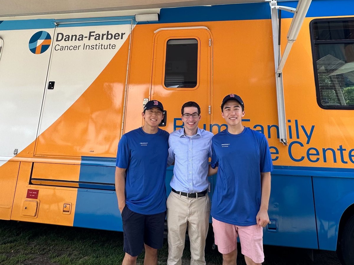 Our new research fellows Eric Xia and James Choe volunteered with @DrJohnBarbieri to perform free skin cancer screenings and promote sun safety to the public at Carson Beach! @bwhdermatology @DanaFarber ☀️