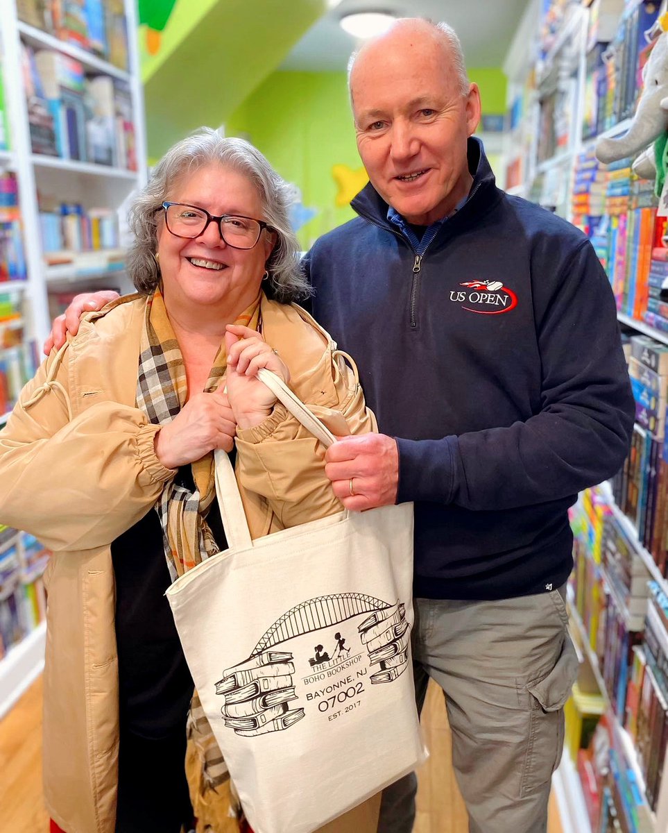 bagworksny's tweet photo. What’s the perfect unisex bag? A custom BagWorksNY tote bag of course! Share yours with your loved one to advertise your fav business even more 🤩

#totebags #custom #customizedbags #unisex #nyc #overseasshipping #promotionalproducts #wholesale #bulk #accessories https://t.co/adOTSfDaKg