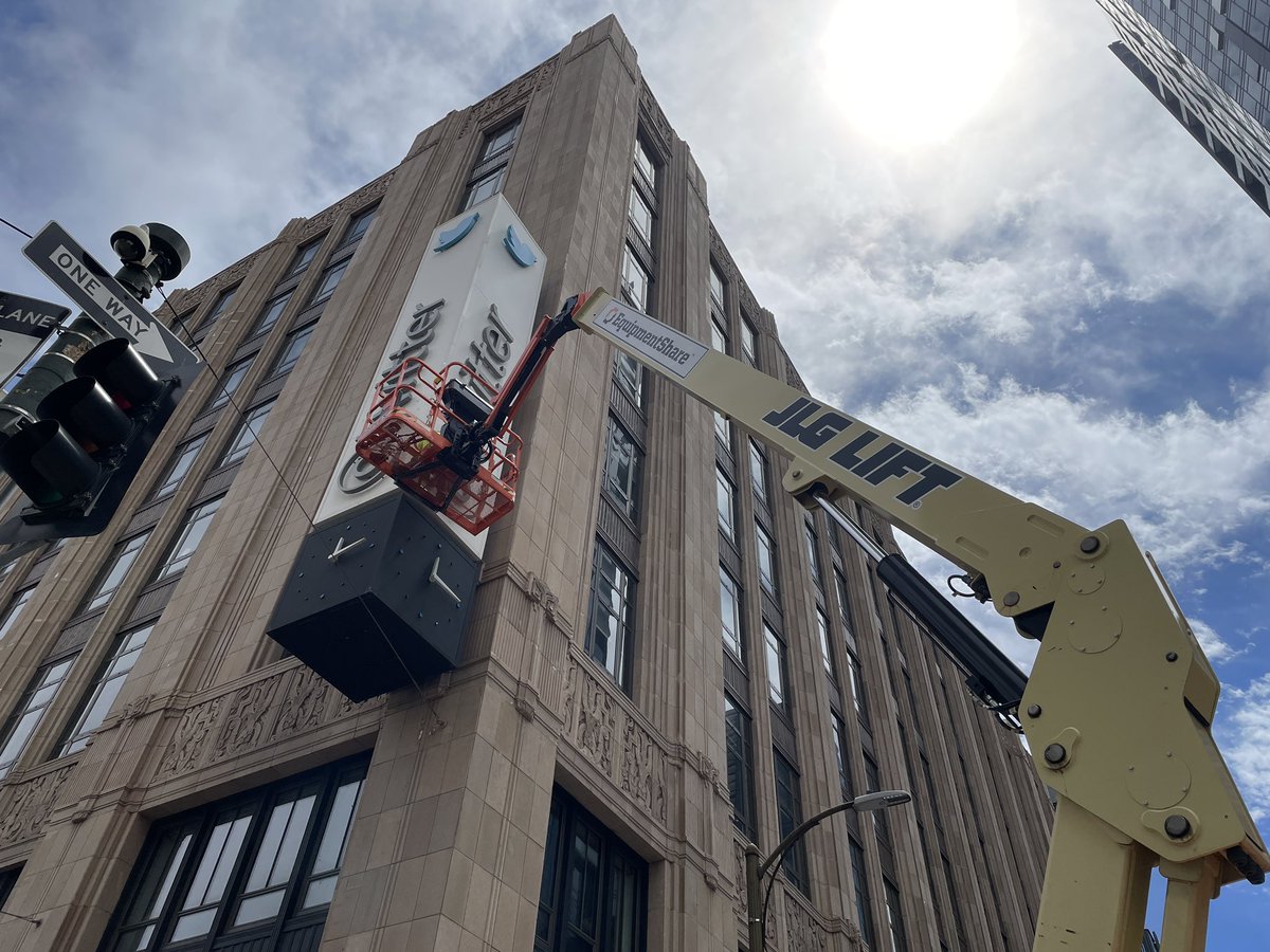 The sign at @Twitter in San Francisco is coming down