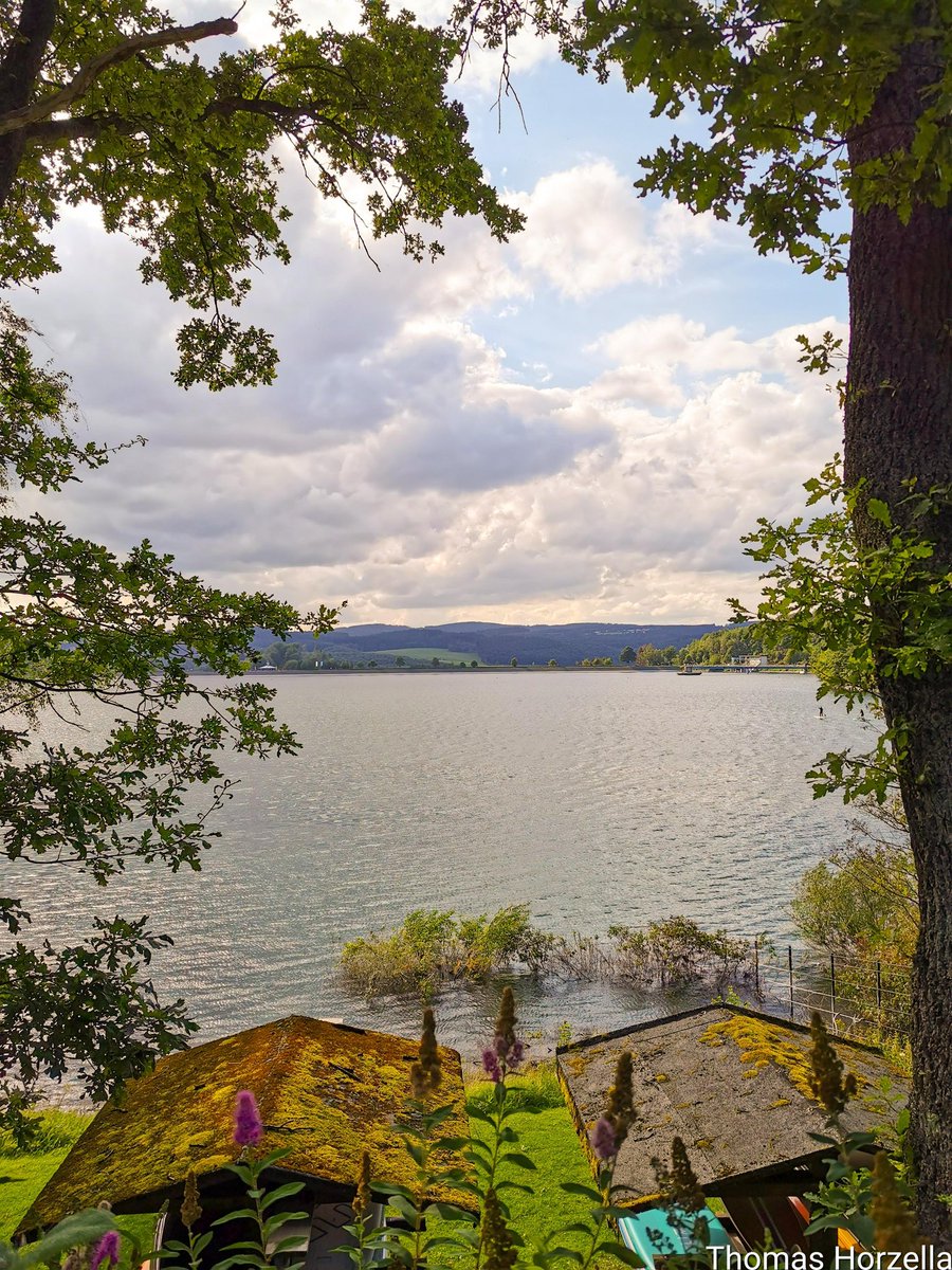 Thomas_Horzella's tweet photo. Blick auf den Biggesee, im Sauerland.
#Biggesee #Sauerland #NordrheinWestfalen #photography #visitnrw #Deutschland https://t.co/bg2UWZhXGy