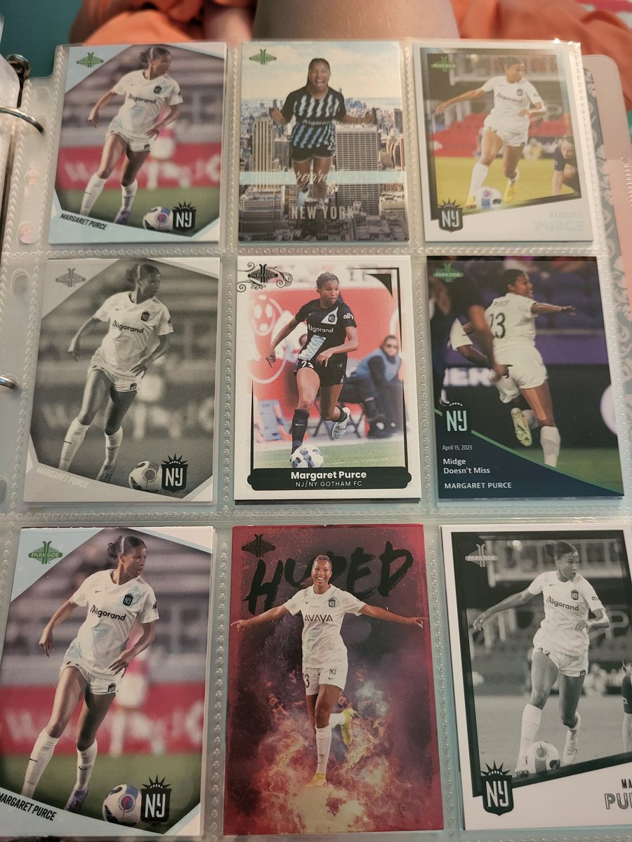 All my complete player pages! Midge, Naeher, Tatumn, and AD. 

I have 2 more Naeher cards and am 1 card away from a full page for like 20 different players. Soph Smith, Yuki Nagasato, Jaelin Howell, Quinn, Alex Morgan, etc. https://t.co/QUetqFIqyv