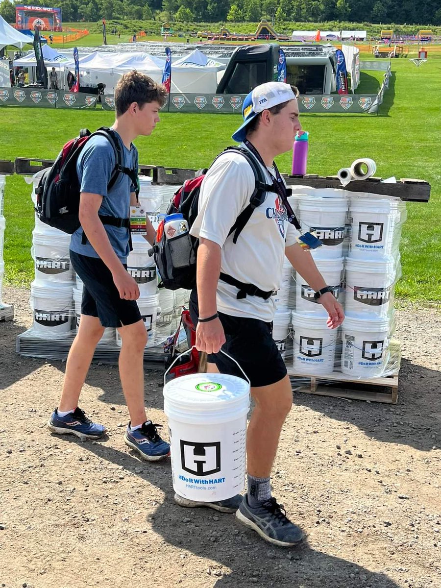 dmhaggerty2's tweet photo. Troops 4302 and 4317 from Arbuckle and Cherokee Councils worked a service project. Each buddy pair filled a flood bucket with $75 worth of cleaning supplies for distribution to families in need. A total of 5000 buckets will be assembled. #NatJamboree23 #thankswalmart https://t.co/HHGLQIEBNb