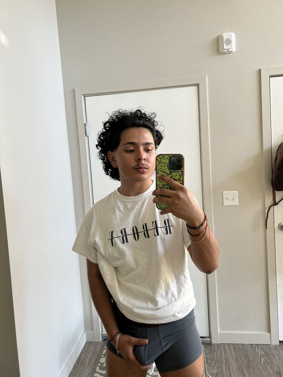 mannydelgad0's tweet photo. come touch🩲 https://t.co/0w6dwX9mgJ