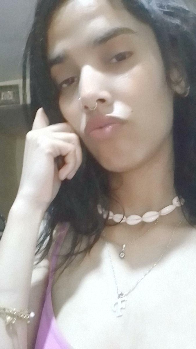 rahal_win's tweet photo. Bonsoir 🦋🥵 https://t.co/AhRUzRPWGb