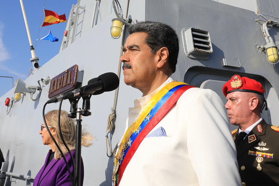 #Ahora Pdte. <a href="/NicolasMaduro/">Nicolás Maduro</a>: Hoy he sentido la profundidad del amor de nuestros libertadores por esta tierra

#24Jul
#BatallaNaval200