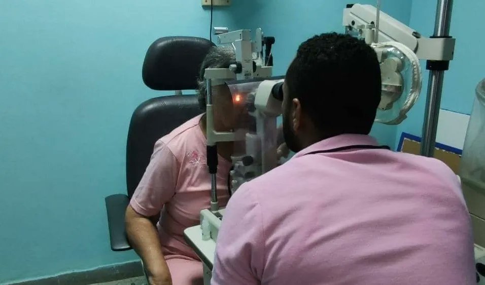 RocioA_1985's tweet photo. #Fundasalud ofrece chequeos postoperatorios a pacientes del Plan Quirúrgico Nacional de Cataratas en Cumaná, como parte de la ruta #SaludEsAmorPorSucre. Acciones en línea con orientaciones del Pte. @NicolasMaduro, la min. de Salud Dra. @MagaGutierrezV y el Gob. @GPintoVzla https://t.co/55caSzNfxJ