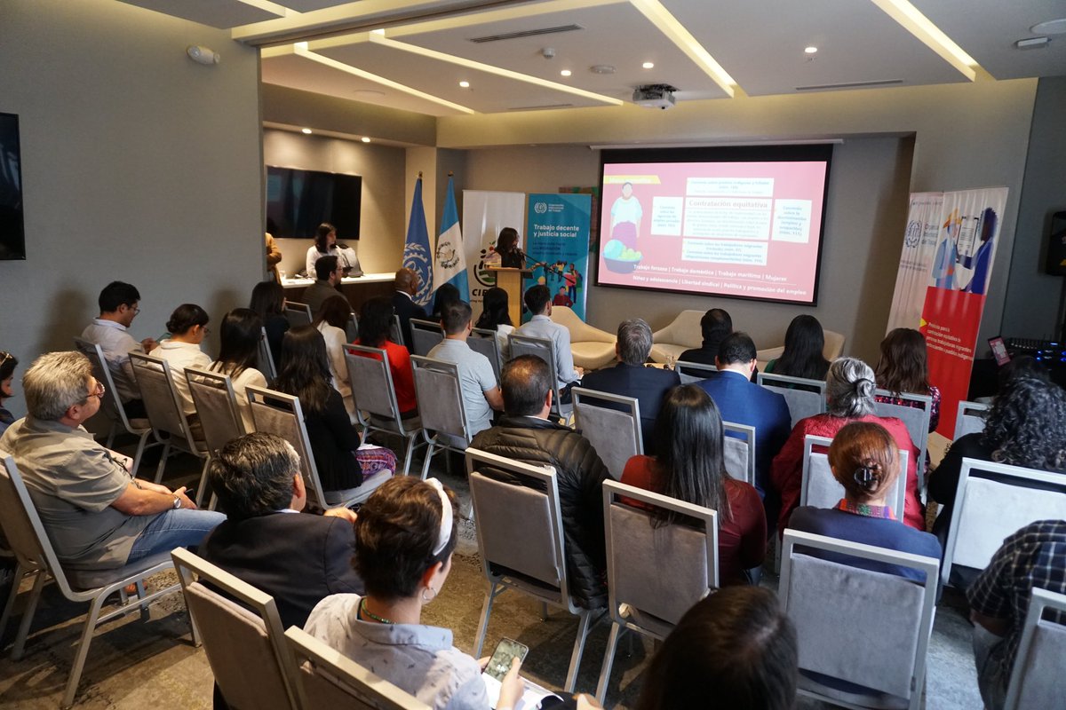 OIT_AmerCentral's tweet photo. @OIT_AmerCentral y agencia @cierto2022 lanzan orientaciones para #AgenciasdeEmpleo privadas que reclutan y contratan personas trabajadoras de #pueblosindígenas para trabajar en otro país respetando sus valores, intereses, principios y lógicas. #Migracionlaboral https://t.co/INxW17Hlsp