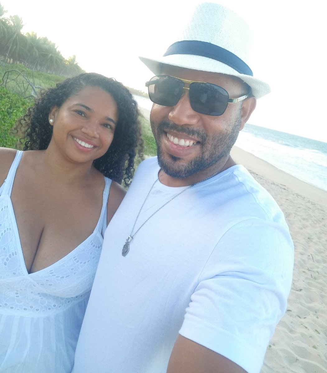 kelklebson's tweet photo. 13 anos de muito amor, companheirismo  e felicidade. Ao seu lado pude construir aquilo de mais importante que Deus poderia me dar, minha família. Que Deus continue nos abençoando e nos dando força para superar as diversidade que uma vida à dois possa apresentar. ❤️ https://t.co/GYfNqtUpSn