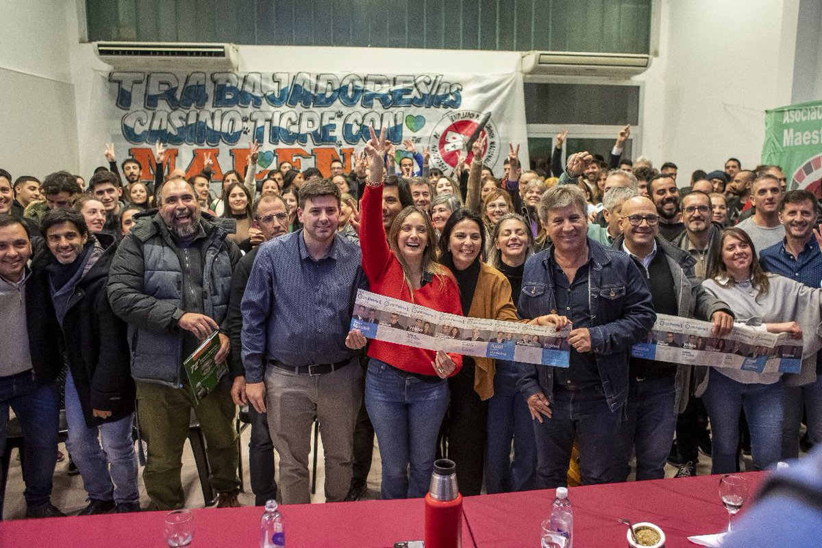 _MarcosLabrador's tweet photo. En nuestra sede de #Tigre recibimos a @MalenaGalmarini junto a más de 120 compañeros y compañeras. Reflexionamos entre todos y todas el modelo de país, de provincia y de municipio que queremos, con las y los trabajadores como eje central de las políticas públicas. #TigreQuiereMás https://t.co/6L5zF0jYa3