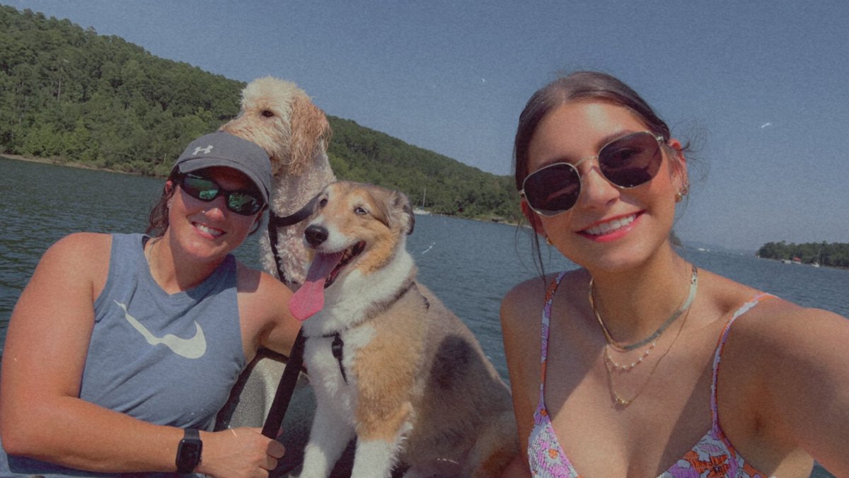 JensenBertrand's tweet photo. Took a weekend getaway to hot springs with my loves 💙 https://t.co/yPLlmd7qZn