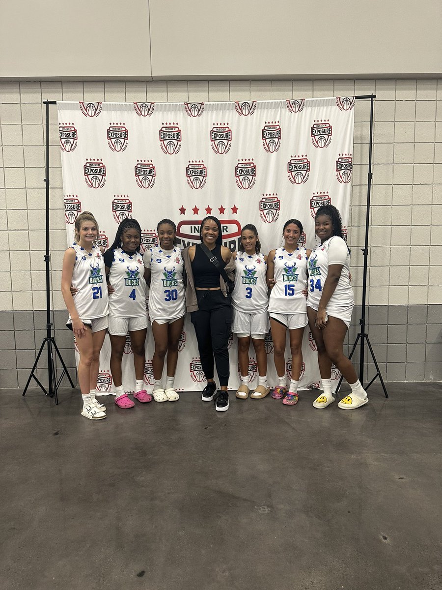 Big win over S.H.E ( Scoot Henderson Elite) 54-46‼️🥵 My girls are some hoopers, period. Beat them to move on to the final 8. #AtlantaSummerSlam

Lamaya Southward - 11pts (Player of the game; playmaker ) 
Karsyn Sullivan -19pts 
Katie Jones - 12pts