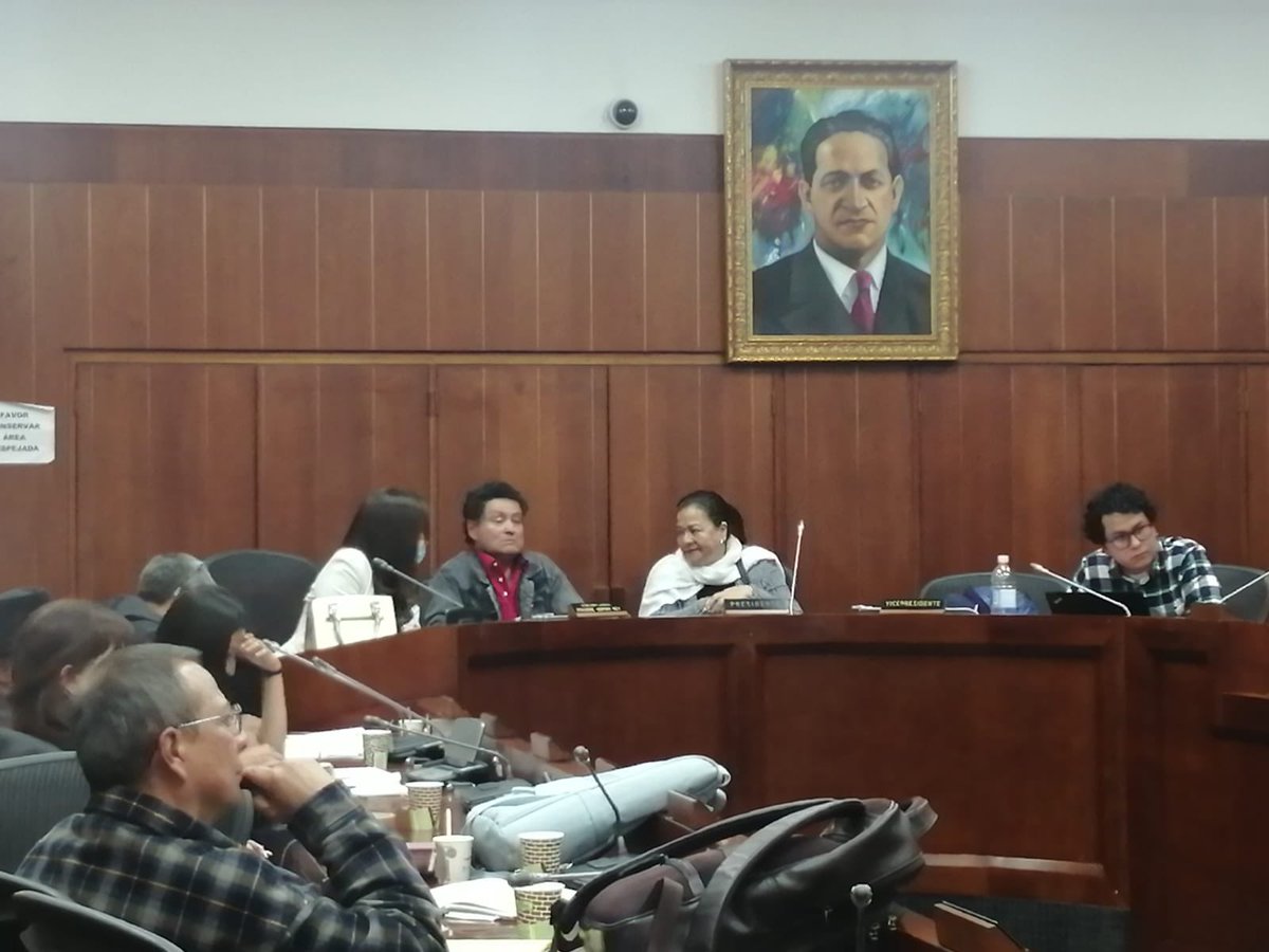 RobertDazaG's tweet photo. Hoy estuvimos con vivanderas/os de plazas de mercado de Bogotá quienes buscan el reconocimiento de sus saberes, su derecho al trabajo y el papel histórico en la distribución de alimentos

Las plazas de Mercado son expresión de la economía popular y campesina. #NoRepitamos https://t.co/KOIUmIYZEX