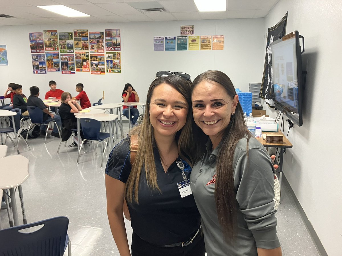 LizethOrtiz341's tweet photo. Surprised our CISD New Teachers today with some goodies. All had a huge smile on their face as they welcomed their students 😁@Jmirez @cfuentes_tech 
#WeAreClintISD https://t.co/39CHkhcj6d