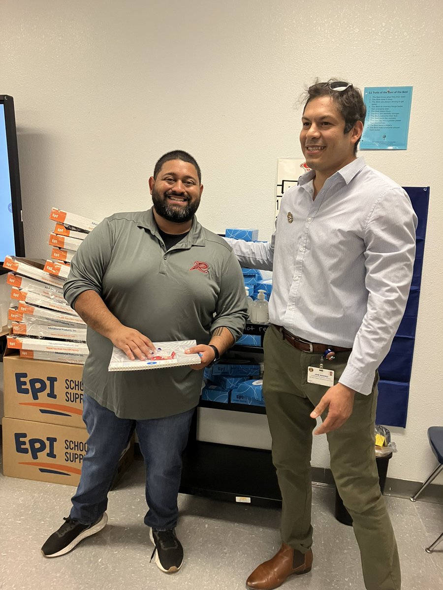 LizethOrtiz341's tweet photo. Surprised our CISD New Teachers today with some goodies. All had a huge smile on their face as they welcomed their students 😁@Jmirez @cfuentes_tech 
#WeAreClintISD https://t.co/39CHkhcj6d