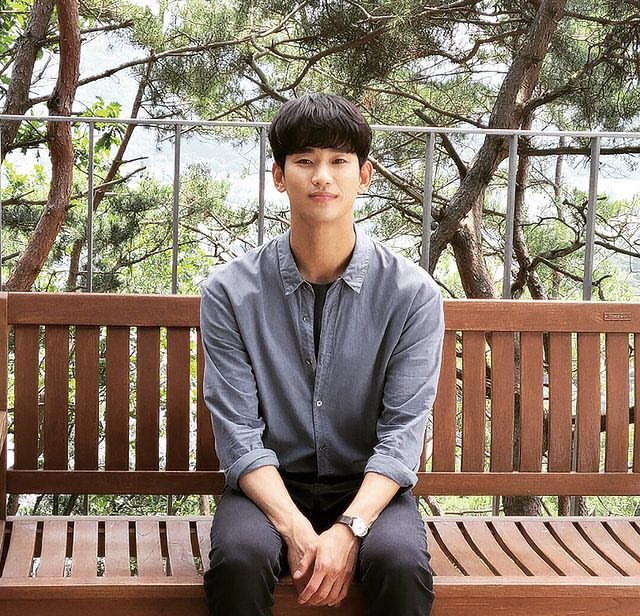 namidajanaii's tweet photo. Happy 3rd to this sequence being posted by Kim soohyun to his Ig and weibo, such a surprise cause we were always robbed of any moonmoon contents BTS, glad we got this, one of the best moments of the show before everything spiral downwards at the end of the episode🤧
#Mm
#ByMY 🤍 https://t.co/yHinwH359V