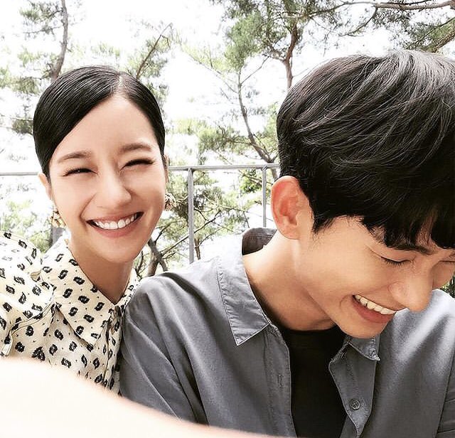 namidajanaii's tweet photo. Happy 3rd to this sequence being posted by Kim soohyun to his Ig and weibo, such a surprise cause we were always robbed of any moonmoon contents BTS, glad we got this, one of the best moments of the show before everything spiral downwards at the end of the episode🤧
#Mm
#ByMY 🤍 https://t.co/yHinwH359V