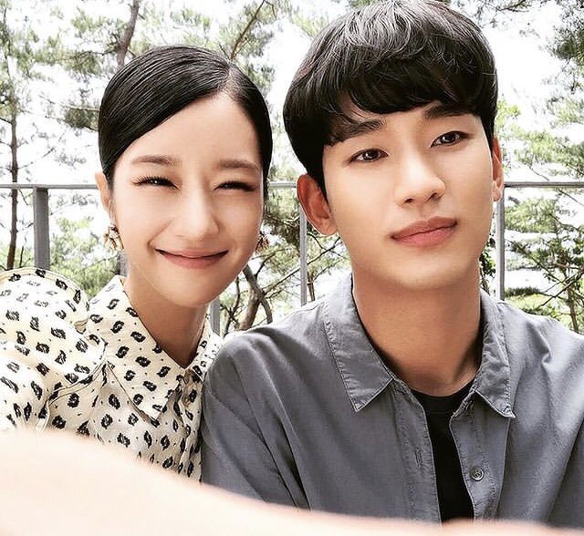 namidajanaii's tweet photo. Happy 3rd to this sequence being posted by Kim soohyun to his Ig and weibo, such a surprise cause we were always robbed of any moonmoon contents BTS, glad we got this, one of the best moments of the show before everything spiral downwards at the end of the episode🤧
#Mm
#ByMY 🤍 https://t.co/yHinwH359V