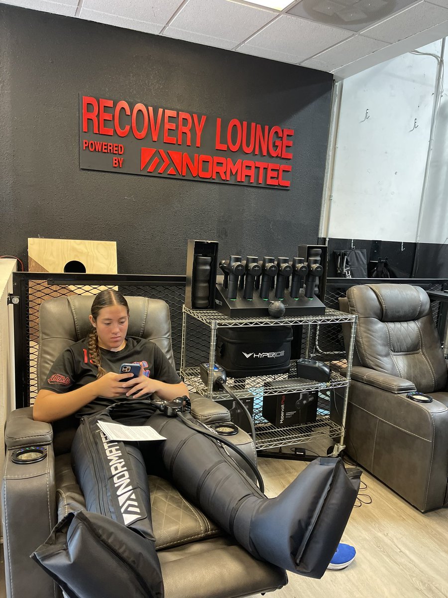 bodybylegends's tweet image. Recovery is just as important as the workout! #RecoverWithUs #Recovery #Normatec #CompressionTherapy #Sauna #InfraredSauna
