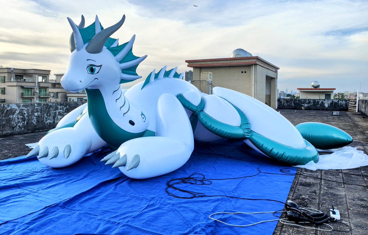 DR4G0NDX's tweet image. A big hug for a big dragoness ?