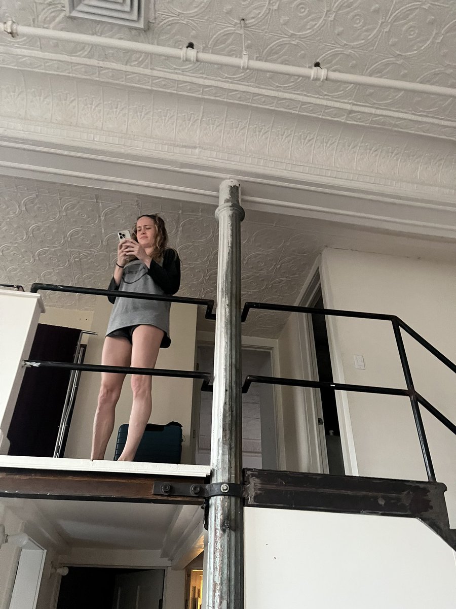 Brie Larson tweet media