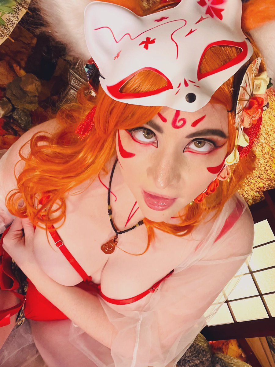 Foxy_Cosplay's tweet photo. Lewd Foxgirl in the forest 🦊🍁 https://t.co/9ztyt656wZ