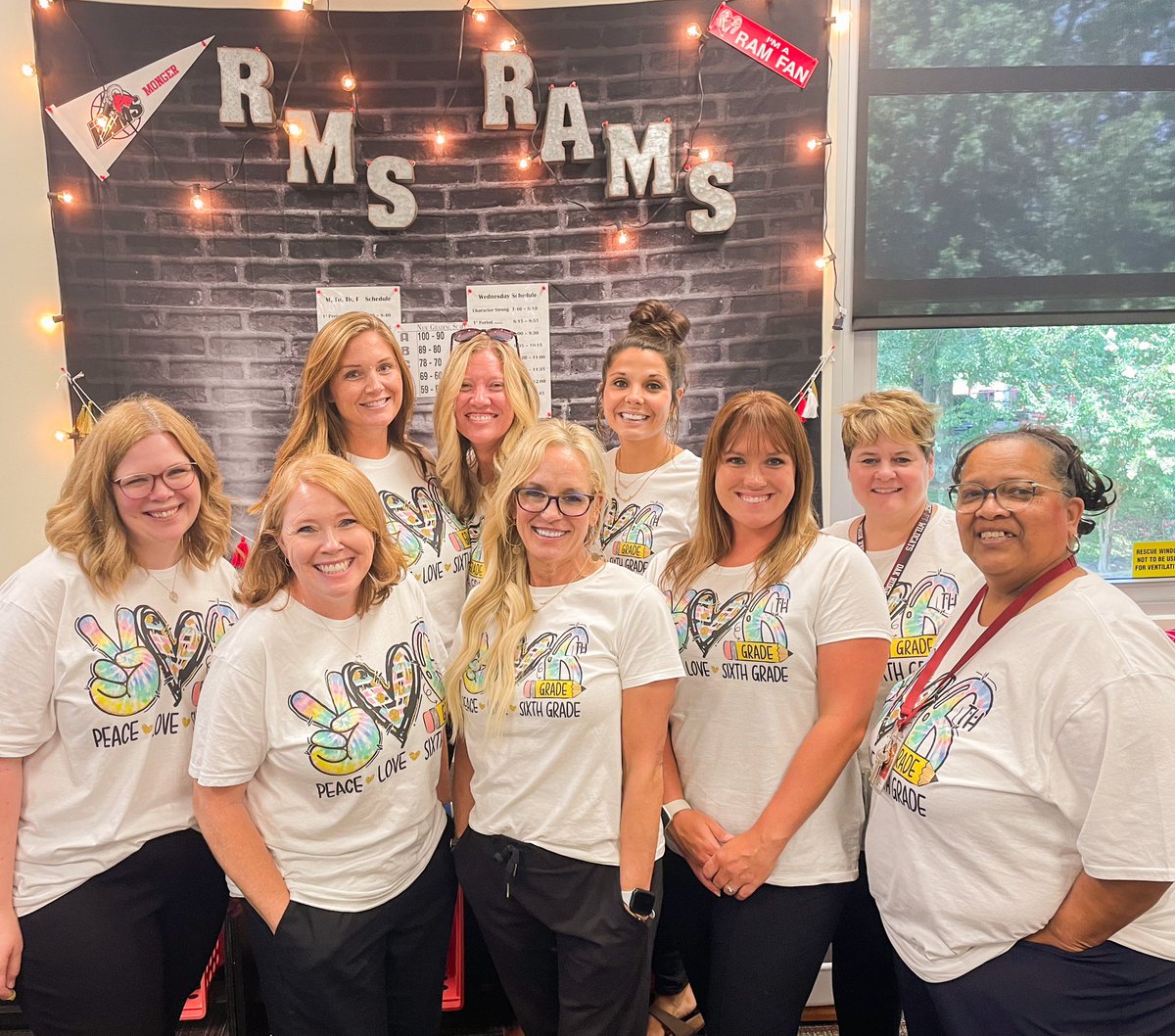 MsFuquasClass's tweet image. Your @RMSortn 6th grade team is ready for a great year! #RamsRiseUp @leighmonger