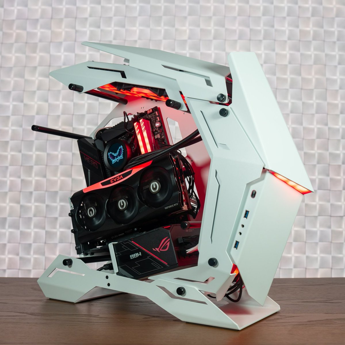 RegimentGG's tweet image. We are teaming up with @TerminalLance to giveaway a Gaming PC built by @Brparadox! 🫡 

The winner will be announced on August 6th! 

Enter the #giveaway: gleam.io/gCeUu/regiment…