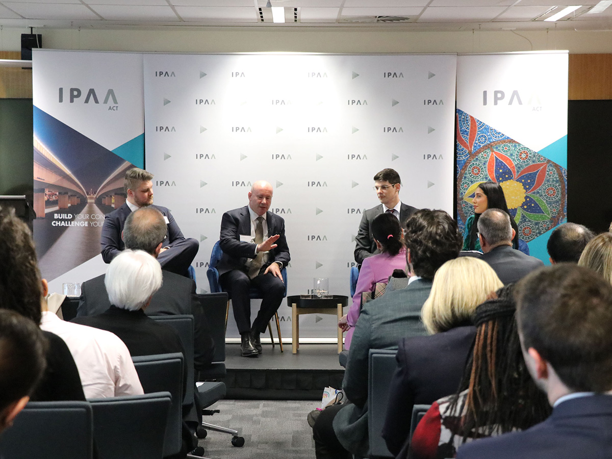 IPAAACT's tweet photo. How can public servants stay resilient in a challenging environment? @DefenceAust Secretary Greg Moriarty talked about stewardship, building trust, improving appetite and management of risk, and more at our 'the big question'  event with @IPAAFuture: https://t.co/Uf7VBCgG1v https://t.co/XwZ3T0jHE6