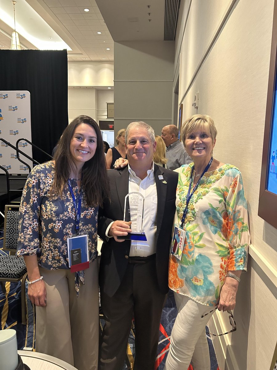 KidsAndCars's tweet photo. We're enjoying @safekids #PrevCon Conference in #DC for many reasons...

#kidsandcarsafety #lookbeforeyoulock https://t.co/p5x6KhcYAV
