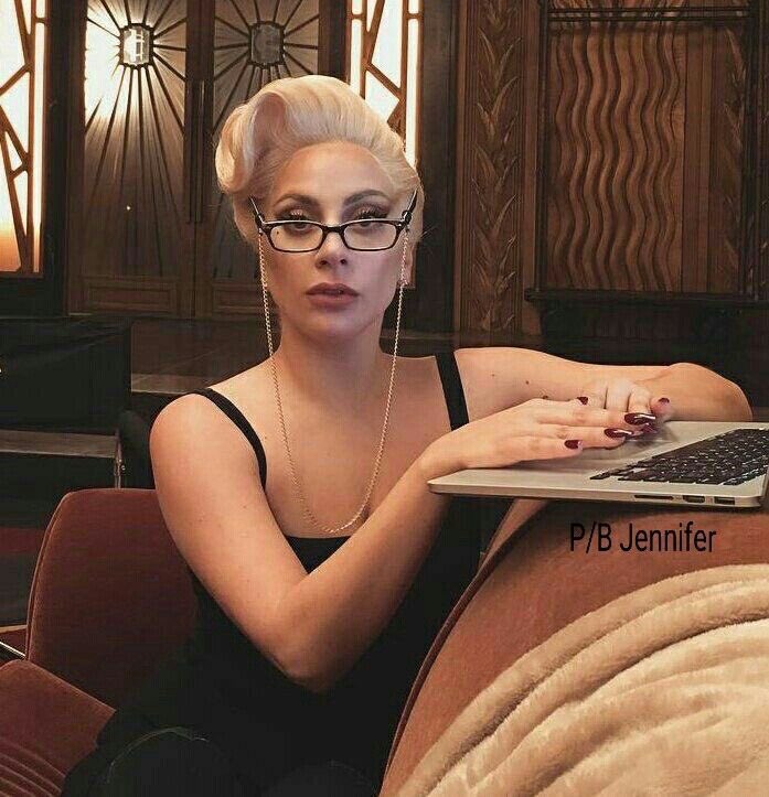 RT @gagavoodo2: lady gaga’s iconic tweets — a thread https://t.co/APPbiaIqhy