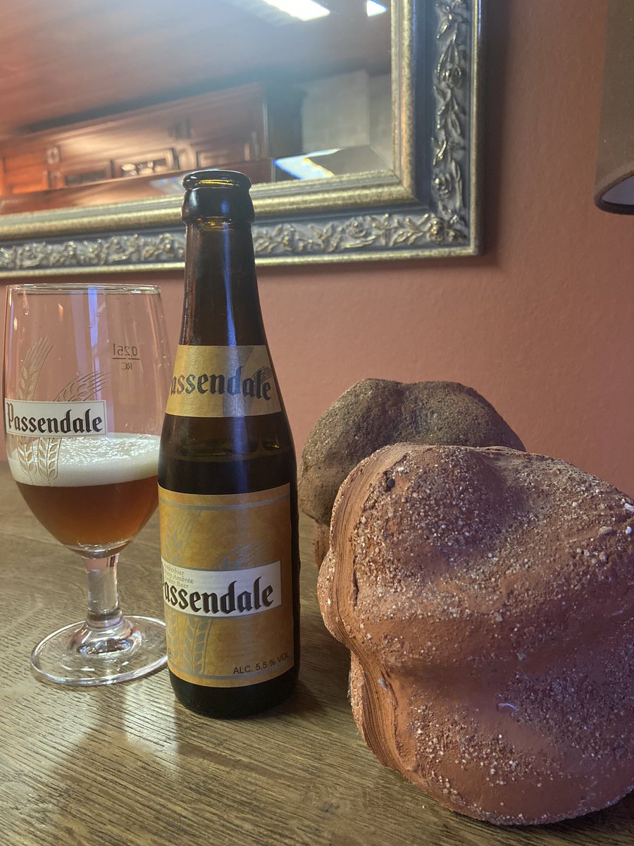 pgmhilferink's tweet photo. Cheers 🍻 #Passendale https://t.co/yEWVRMuxbT