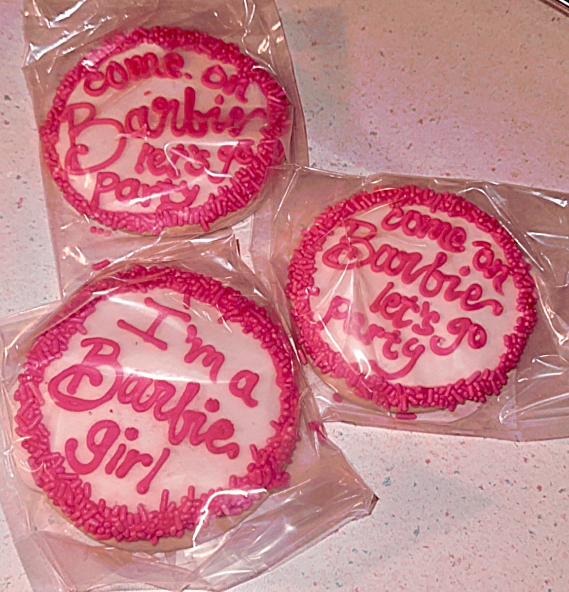 MirandaRene17's tweet photo. Cookies for Barbie tonight #BARBIE https://t.co/i3NTE0AJ82