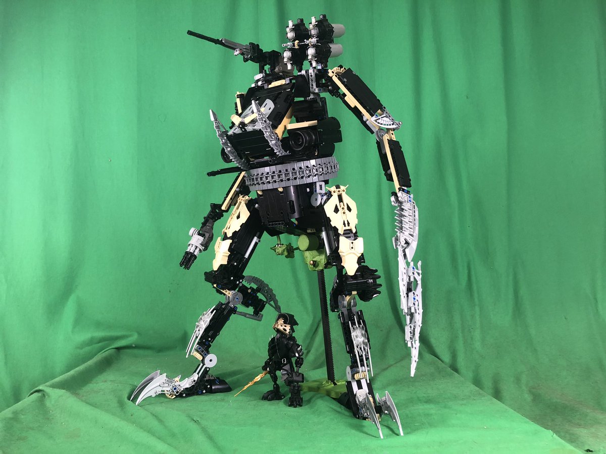 MasonMocs's tweet photo. Sprinter mech: my largest MOC https://t.co/ptkciBFZp5