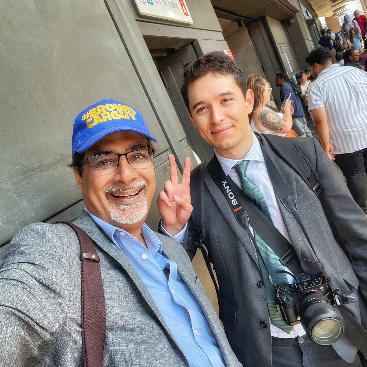 Shahzad_Sheikh's tweet photo. Great to meet @MalcolmH_NTD of NTD U.K. News - he did a report on London’s air quality featuring me and my air quality monitor.
See it https://t.co/Utost16wl6
@AntiExtension 
#ULEZ #ULEZExpansion #London #Ultralowemissionzone #ulezprotest #ULEZLondon https://t.co/G96Anu5G82