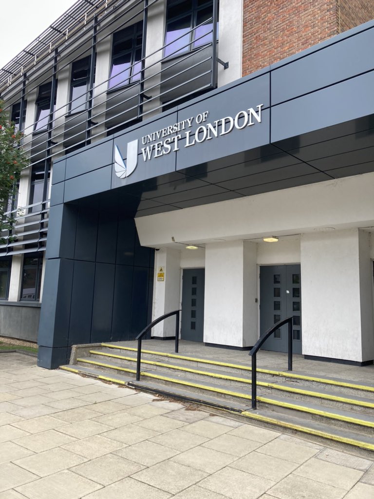chrisslesser's tweet photo. Today’s travels took me to @UniWestLondon- great to discuss the role we all need to play in nurturing creativity from an early age, especially where access is challenging. Thanks for your time @sararaybould1 and team! https://t.co/IhCA8b54YP