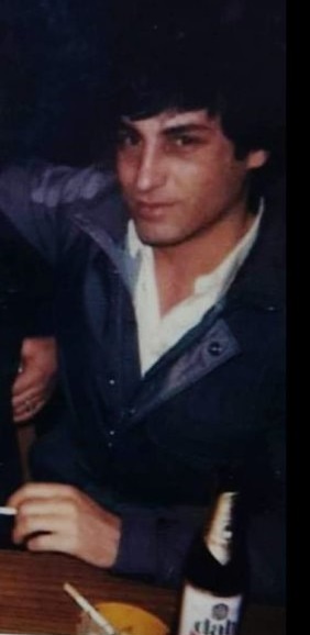 AntifaPinneberg's tweet photo. Heute vor 38 Jahren, in der Nacht vom  24. zum 25. Juli 1985 wurde Mehmet Kaymakçı in #Hamburg-#Langenhorn in der Straße Hohe Liedt von drei Neonazis ermordet. 

#NeverForget #KeinVergessen #MehmetKaymakçı #NoNazis #NoNazisHH #Antifa #rechteGewalt #FightBack https://t.co/B58Dxux1OW
