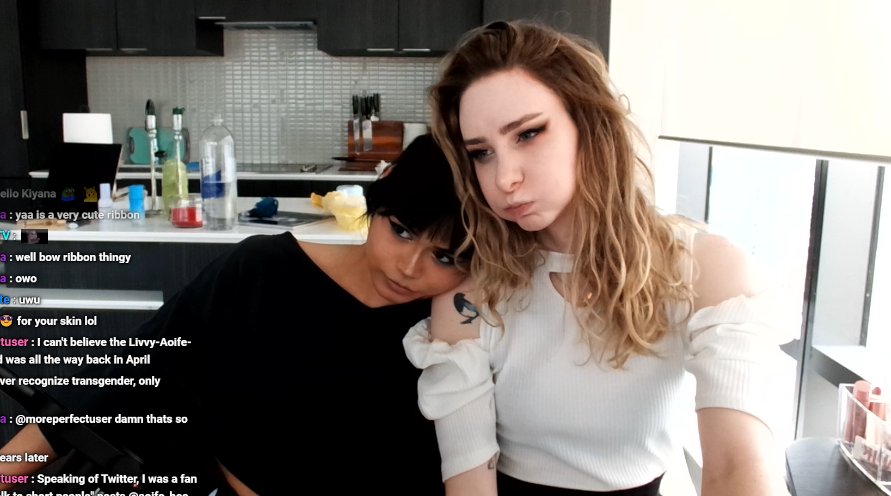 Aoife_Bee_'s tweet image. 2 transgenders on a stream what will they do