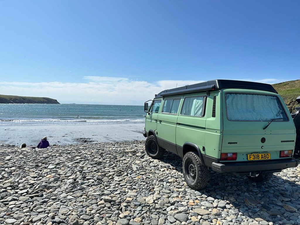 elecclassiccars's tweet photo. Awesome weekend camping in Pembrokeshire in the electric VW Syncro. It coped fantastic with all the Welsh weather could throw at it, from stormy rain and wind to sunny blue skies. Testing complete, time to hand it over to the customer. 😎⚡️👌 #vwcamper #vw #voltswagen #vwsyncro https://t.co/sBpejOI0kH