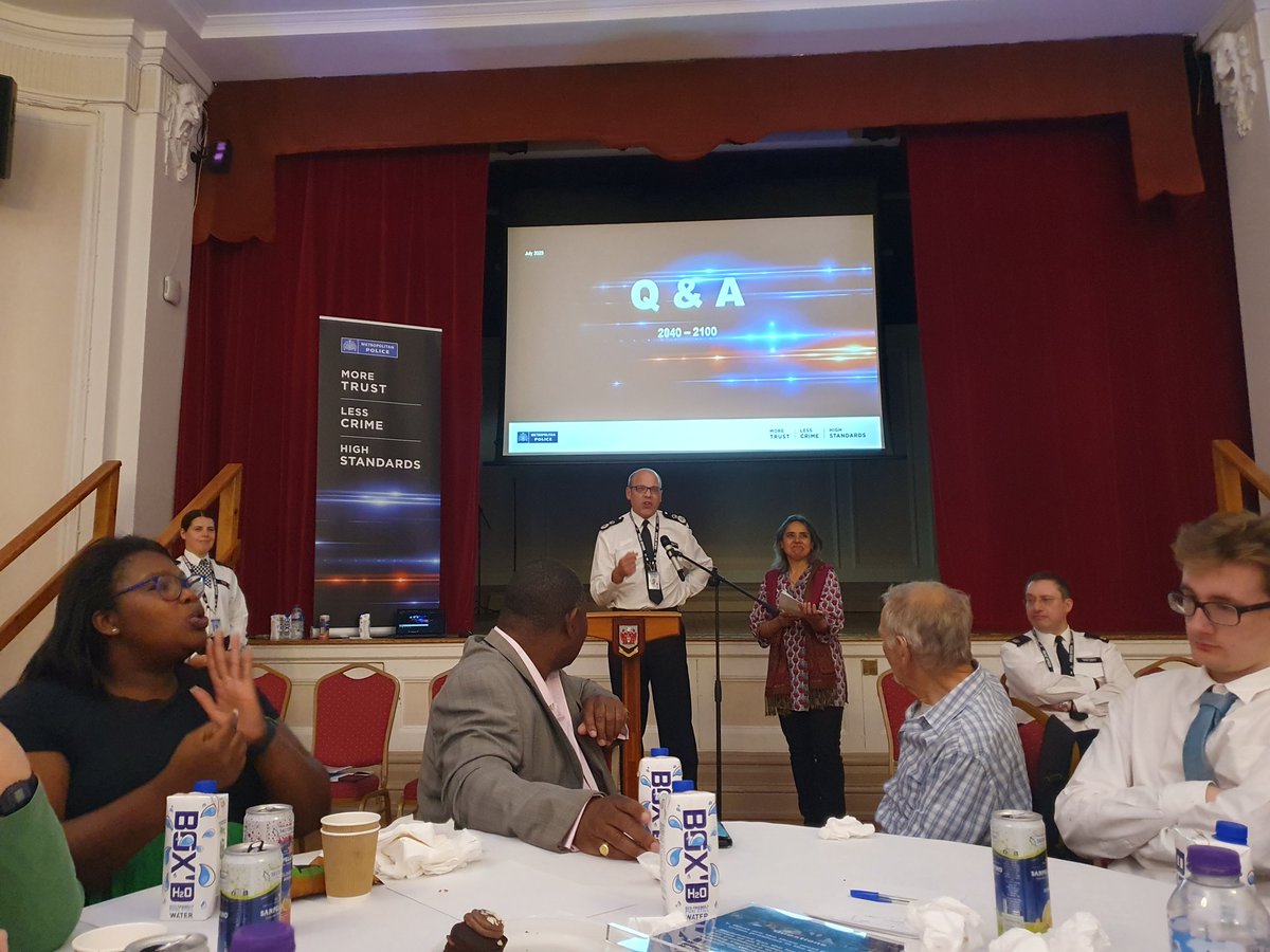 AvrilCoelho's tweet photo. Fifteen full tables of ten in Clarendon Hall, York House for a special SW BCU Metropolitan Police meeting. Lots of familiar faces ahead of tomorrow’s Safer Neighbourhood Board meeting. 
#Twickenham #SNB #SWBCU @MPSRichmond @MPSTwickenham @MPSCommunities https://t.co/Awy5cnogso