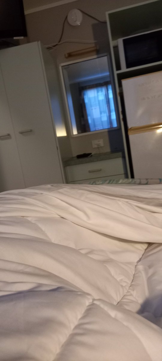 tanfyfe's tweet photo. After the last few days... I didn't want to get out of this ultra comfy bed this morning in Townsville โค๏ธ
Time to get up and get ready to hit the road.
#HomeStraight
#TownsvilleToMackay
#NotACowboyInSight https://t.co/8u7DNJRASh