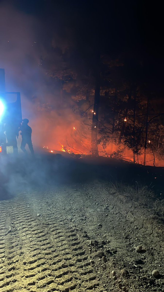 Yangınlarla mücadelemiz devam ediyor! 

#Kahramanmaraş’ta gönüllülerimiz ve afet ekiplerimizle birlikte yangını söndürmek adına büyük mücadele veren ekiplere desteğimizi sürdürüyoruz.

🔴 #DaimaHazır