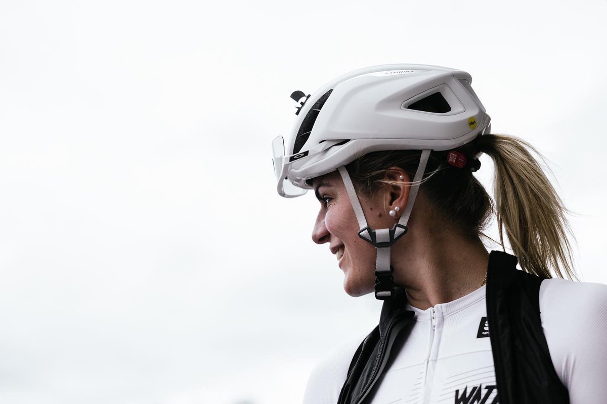 matosvelo's tweet photo. Dans l'anonymat, sans tambours ni trompettes, cette femme vient de refaire le Tour 1903, en totale autonomie.
2317,66km
13k dénivelé
102h sur le vélo
#tdf #tdf1903 #cyclisme #cyclismefeminin https://t.co/Vf7477UW4c